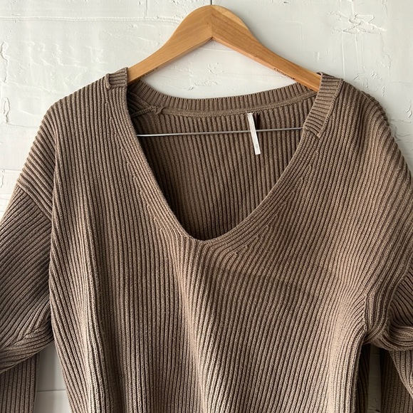 Free people womens oversized sweater v neck size medium - Picture 1 of 3